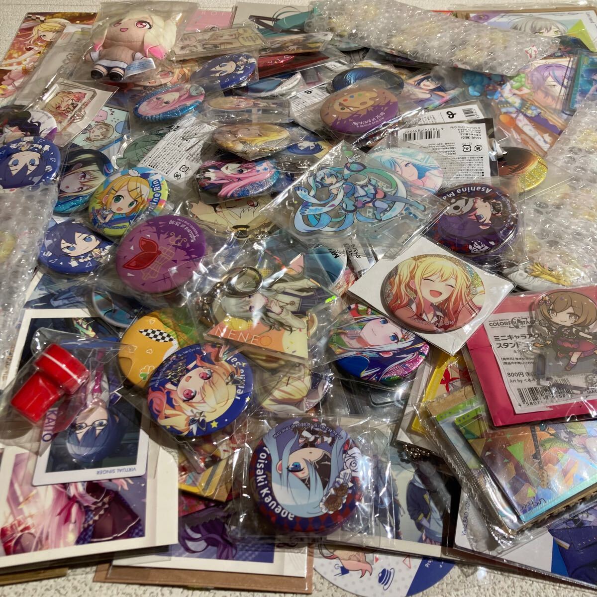 プロジェクトセカイ アニメグッズ 大量 まとめ 缶バッジ プロジェクトセカイ アニメグッズ 大量 まとめ 缶バッジ