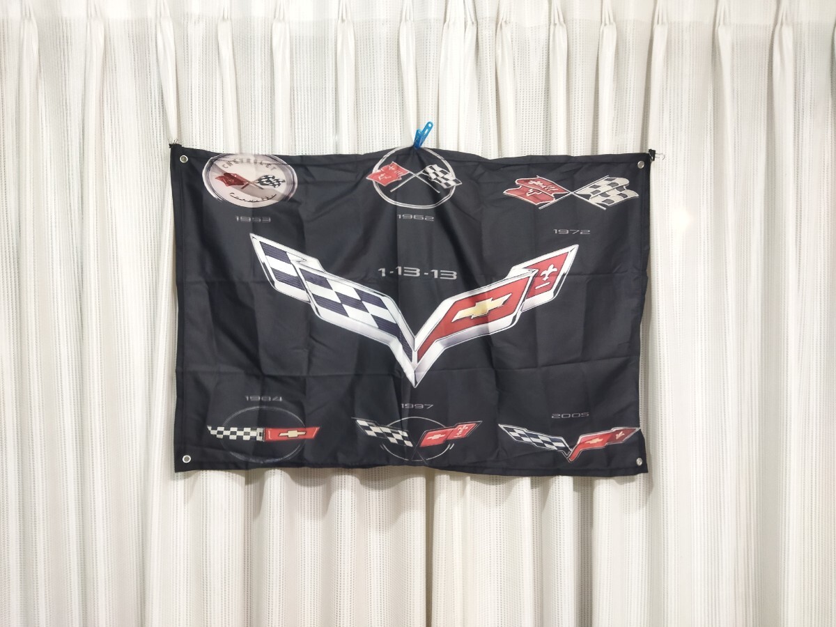 （?。━伐堀飑` コルベット エンブレム柄 フラッグ ガレージ バナー 旗 ガレージ 看板 特大 タペストリー CORVETTE 歴代 C1C2C3C4C5C6C7C8
