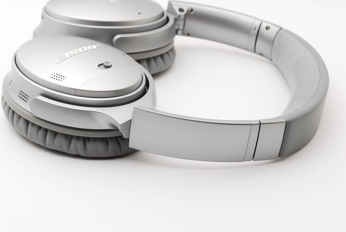 BOSE QuietComfort 35 シルバー QC35 ボーズのノイズキャンセ BOSE QuietComfort 35 シルバー QC35 ボーズのノイズキャンセ