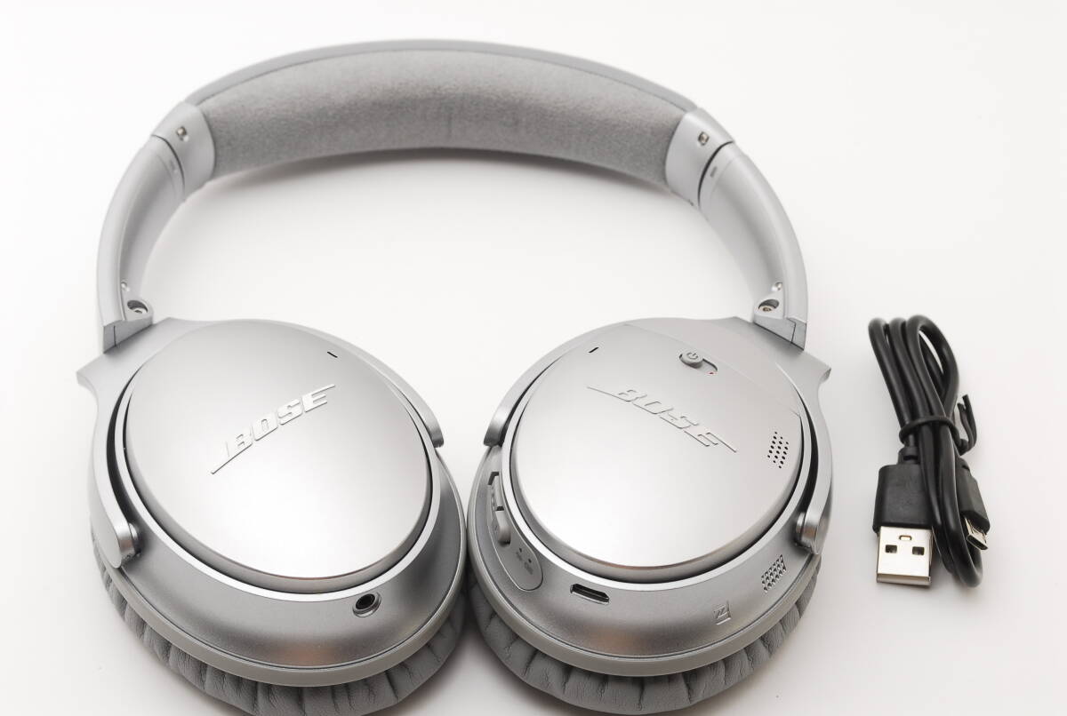 BOSE QuietComfort 35 シルバー QC35 ボーズのノイズキャンセ BOSE QuietComfort 35 シルバー QC35 ボーズのノイズキャンセ
