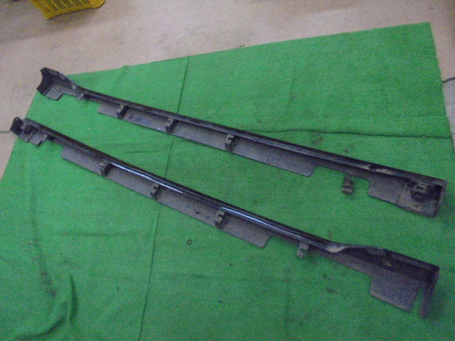 7FP6527 DBE1)) Mazda Axela BM2FS более ранняя модель оригинальная боковая подножка левый и правый в комплекте QBM151P10
