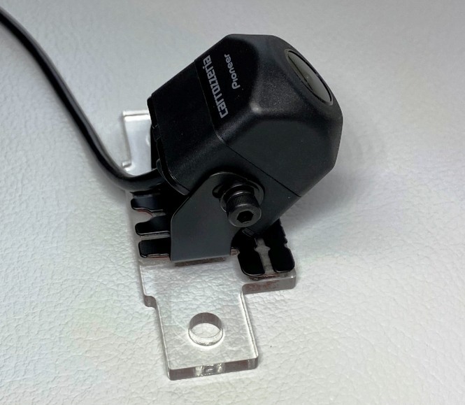 ③新型ジムニーJB64 シエラJB74　バックカメラ取付け用 錆びないステー　ブラケット