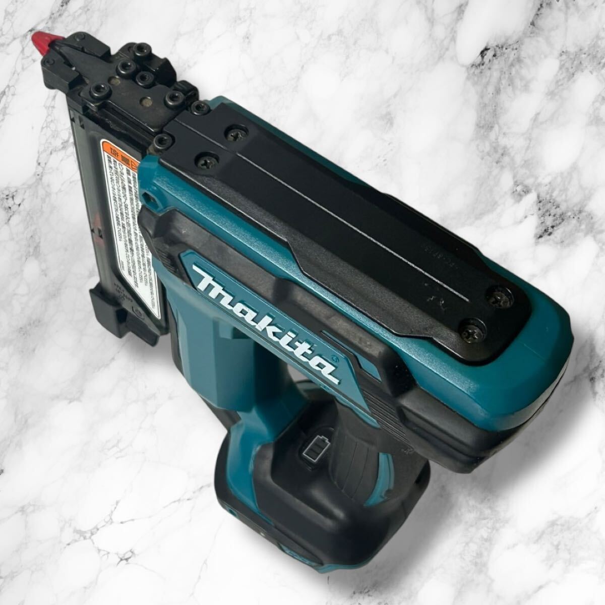 Makita マキタ 充電式ピンタッカ PT353D 本体のみ 動作確認済 Makita マキタ 充電式ピンタッカ PT353D 本体のみ 動作確認済