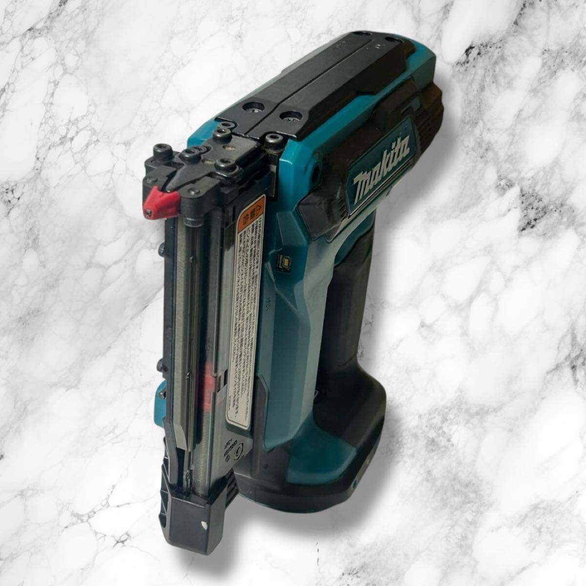 Makita マキタ 充電式ピンタッカ PT353D 本体のみ 動作確認済 Makita マキタ 充電式ピンタッカ PT353D 本体のみ 動作確認済