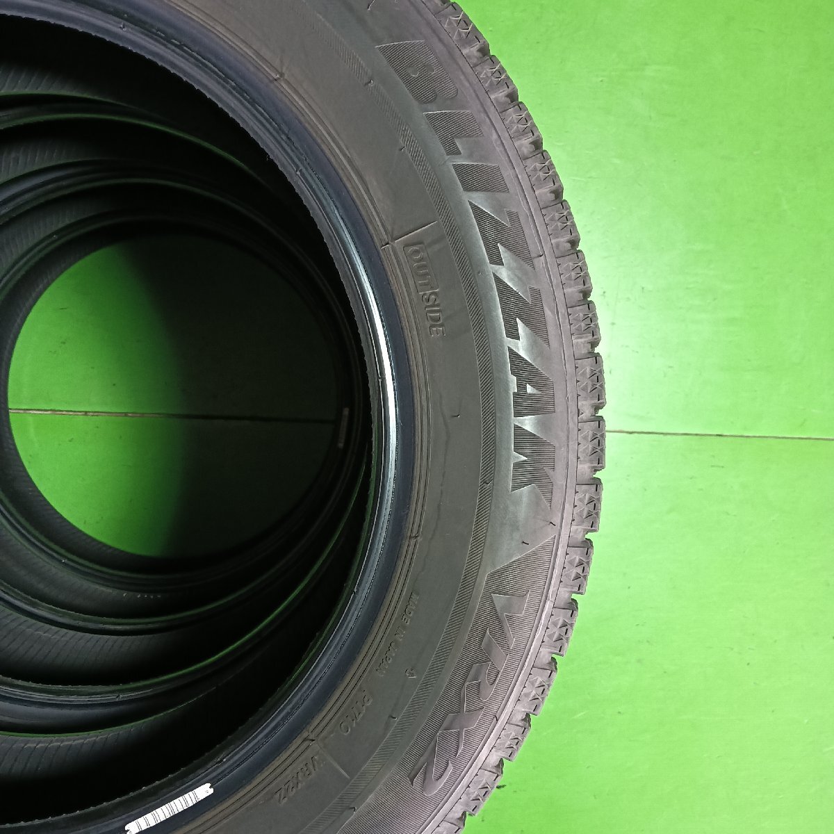 T3-25-5●【送料無料！4本セット】175/65R15 84Q BS BLIZZAK VRX2 2021年制/山あり/冬タイヤ/適格請求書発行可能