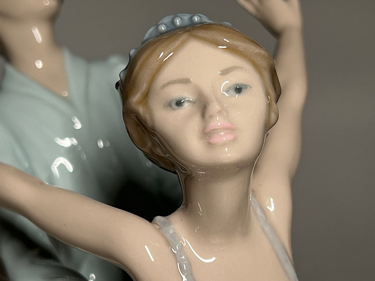 瑞】リヤドロ LLADRO NAO 男女踊る フィギュリン 陶器人形 置物 瑞】リヤドロ LLADRO NAO 男女踊る フィギュリン 陶器人形 置物