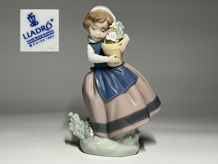 瑞】リヤドロ LLADRO 花と少女 フィギュリン 陶器人形 置物 瑞】リヤドロ LLADRO 花と少女 フィギュリン 陶器人形 置物