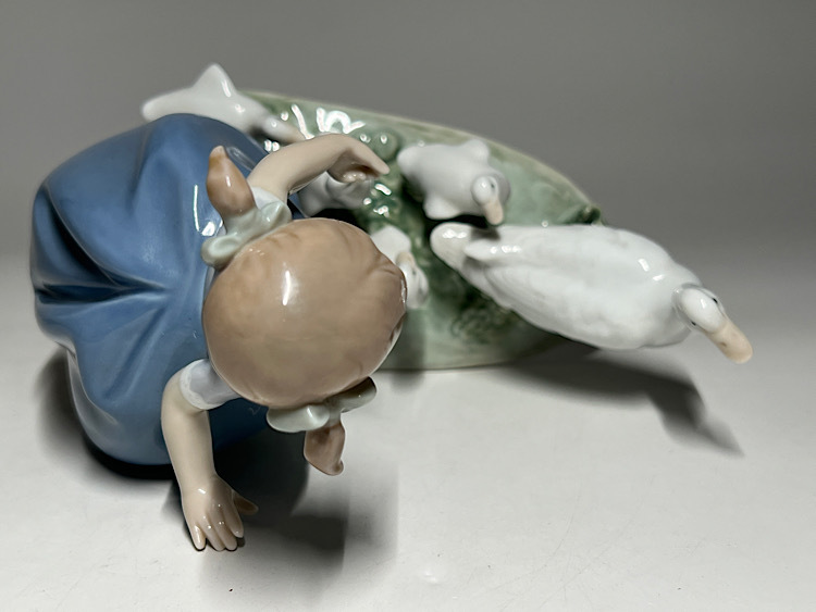 瑞】リヤドロ LLADRO 少女とアヒル フィギュリン 陶器人形 置物 瑞】リヤドロ LLADRO 少女とアヒル フィギュリン 陶器人形 置物