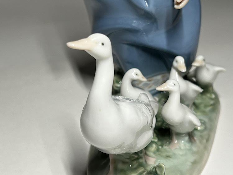 瑞】リヤドロ LLADRO 少女とアヒル フィギュリン 陶器人形 置物 瑞】リヤドロ LLADRO 少女とアヒル フィギュリン 陶器人形 置物