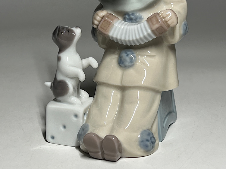 瑞】リヤドロ LLADRO アコーディオンを持つピエロ フィギュリン 瑞】リヤドロ LLADRO アコーディオンを持つピエロ フィギュリン