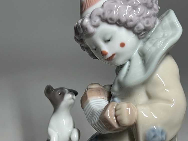 瑞】リヤドロ LLADRO アコーディオンを持つピエロ フィギュリン 瑞】リヤドロ LLADRO アコーディオンを持つピエロ フィギュリン