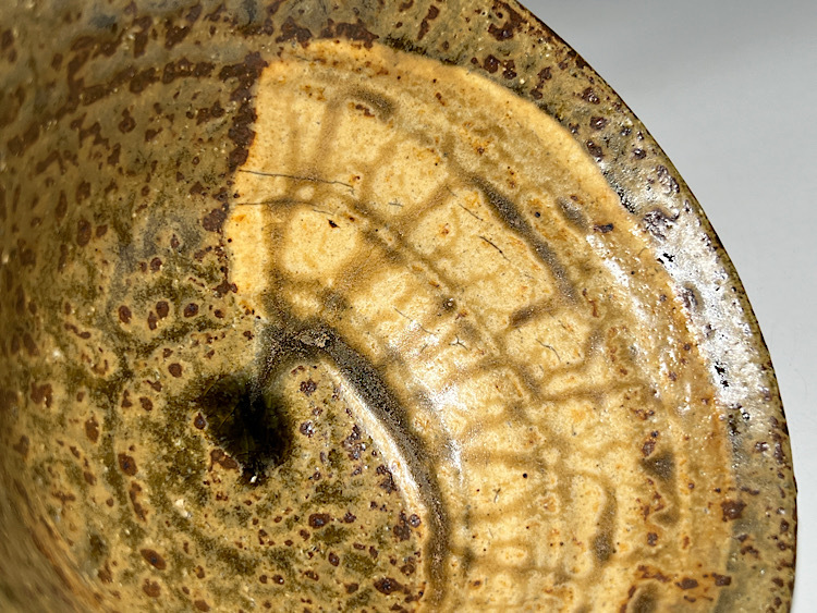 瑞】五島哲作 越前焼 椿窯 刷毛目黄瀬戸 茶碗 共箱 共布 栞(越前 瑞】五島哲作 越前焼 椿窯 刷毛目黄瀬戸 茶碗 共箱 共布 栞(越前