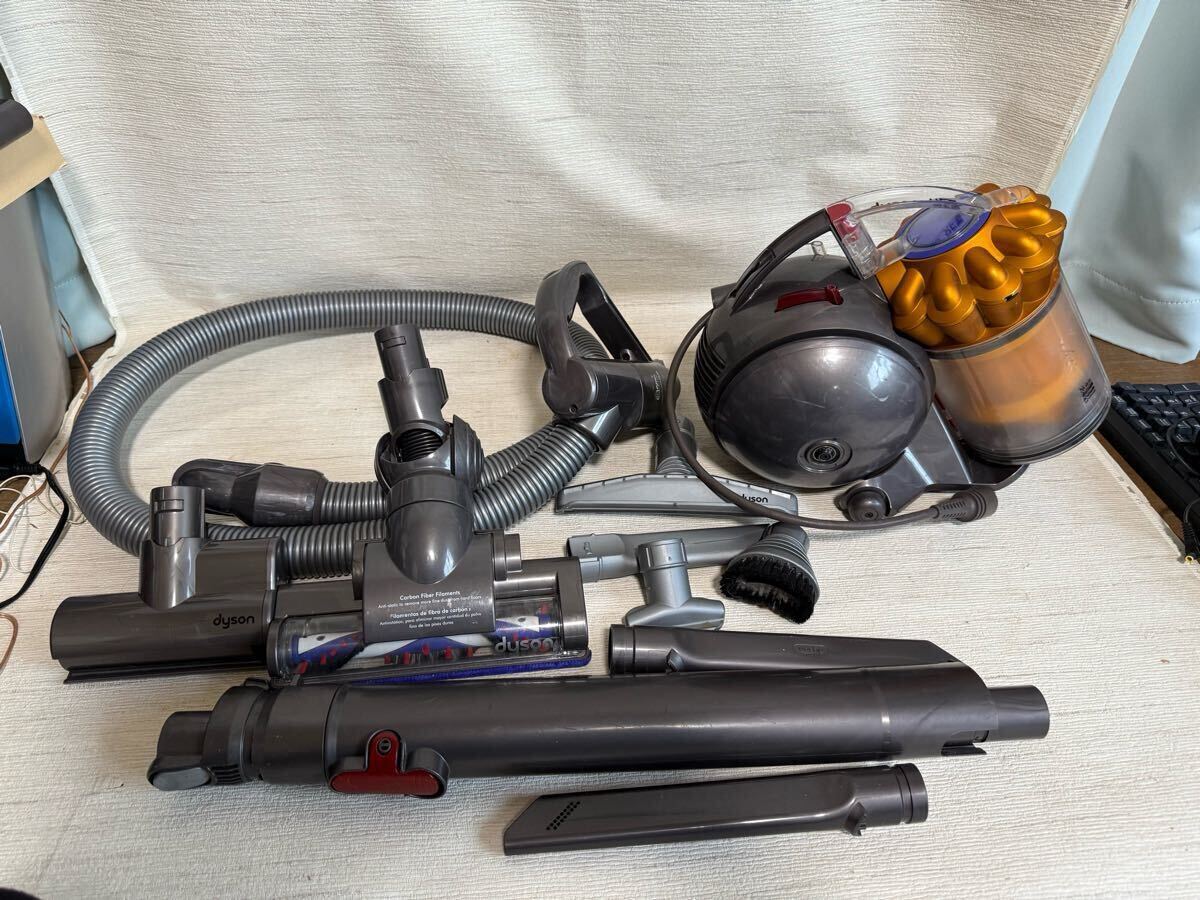 展示品☆比較的美品☆dyson☆ダイソン☆クリーナー☆DC48☆掃除 展示品☆比較的美品☆dyson☆ダイソン☆クリーナー☆DC48☆掃除