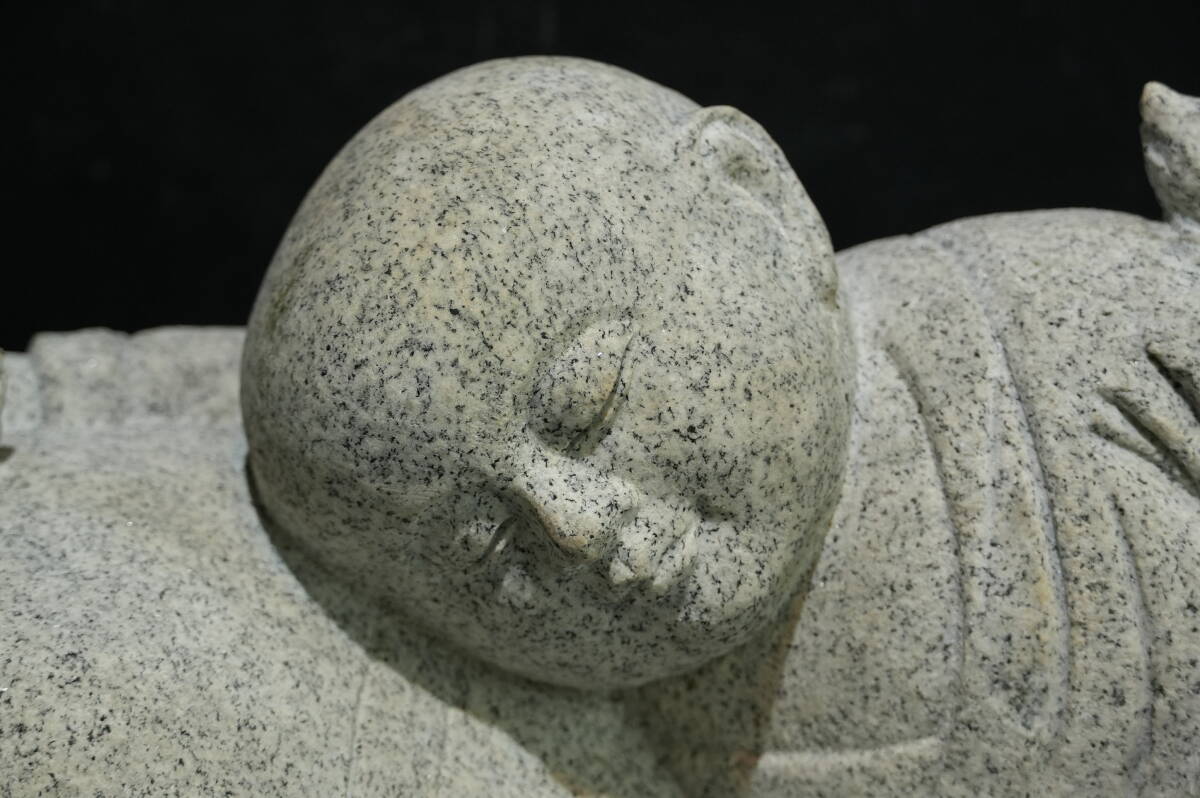 T727 仏教美術 仏像 石仏 御影石 木魚抱き小坊主 昼寝 T727 仏教美術 仏像 石仏 御影石 木魚抱き小坊主 昼寝