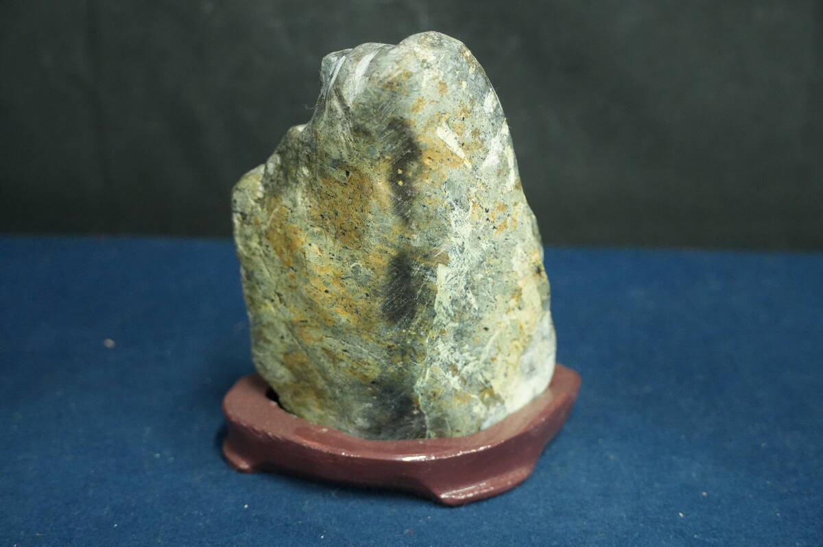 T774 愛石家 美石 盆石放出品 蛇石 台付き 縁起物 干支 金運 T774 愛石家 美石 盆石放出品 蛇石 台付き 縁起物 干支 金運