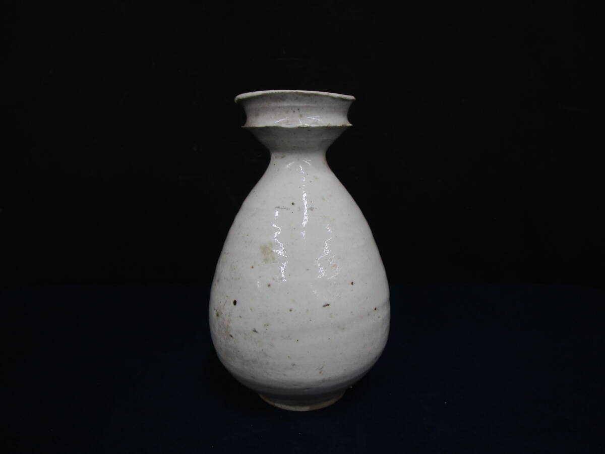 T558 朝鮮美術 李朝時代 白磁盤口瓶(李朝)|売買された T558 朝鮮美術 李朝時代 白磁盤口瓶(李朝)|売買された