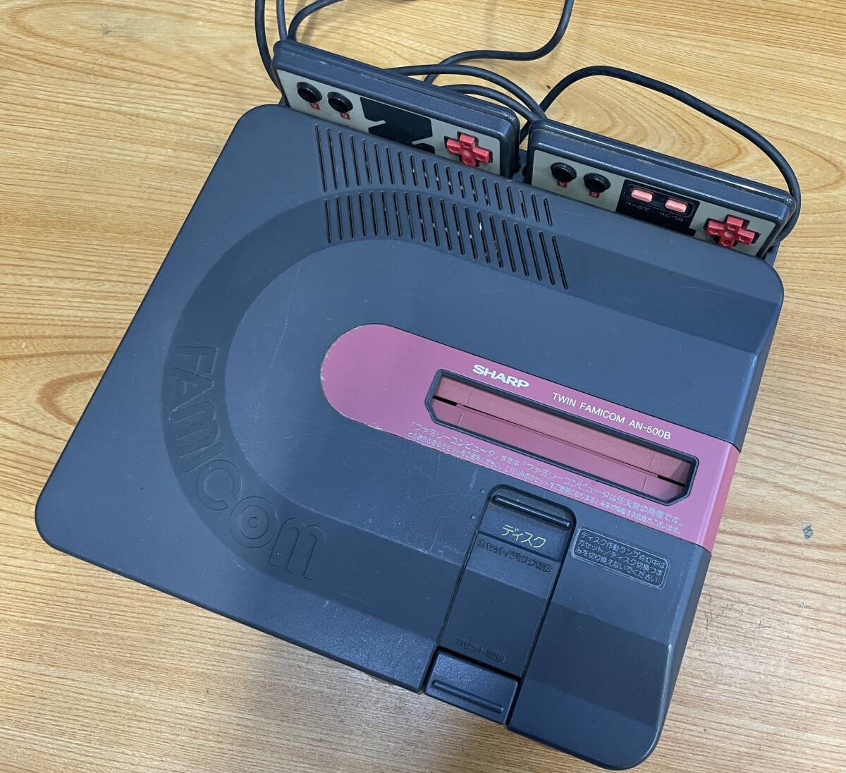4-269/4-80 SHARP シャープ ツインファミコン 本体 AN-500B 4-269/4-80 SHARP シャープ ツインファミコン 本体 AN-500B