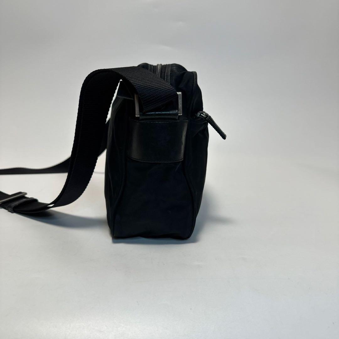o25【美品】プラダ PRADA 三角ロゴ ナイロン レザー ブラック 黒 o25【美品】プラダ PRADA 三角ロゴ ナイロン レザー ブラック 黒