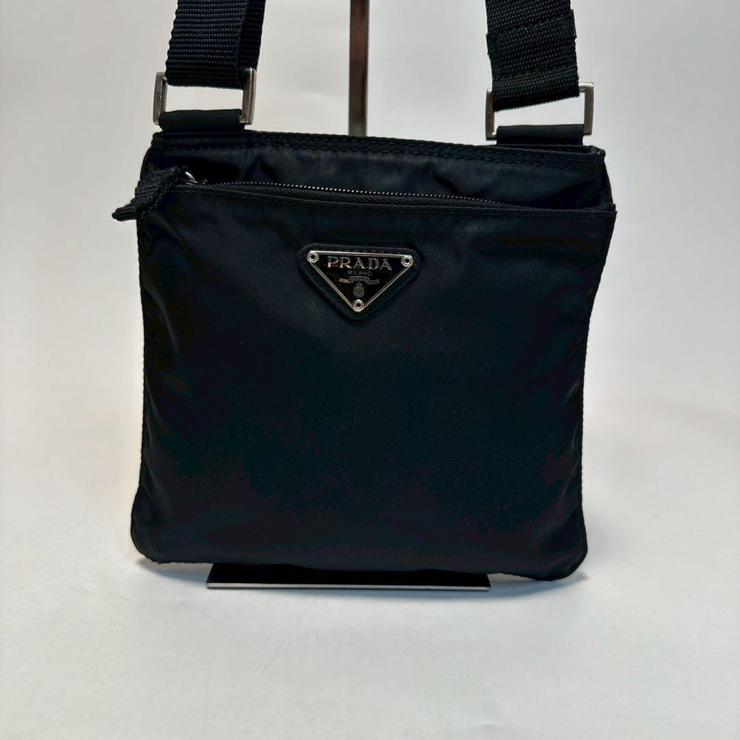 o29【極美品】プラダ PRADA 三角ロゴ ナイロン ブラック 黒 o29【極美品】プラダ PRADA 三角ロゴ ナイロン ブラック 黒