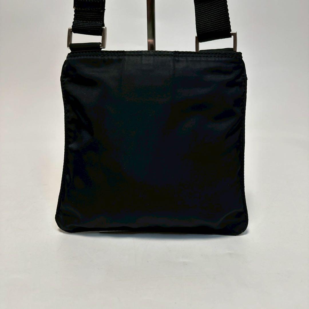 o29【極美品】プラダ PRADA 三角ロゴ ナイロン ブラック 黒 o29【極美品】プラダ PRADA 三角ロゴ ナイロン ブラック 黒