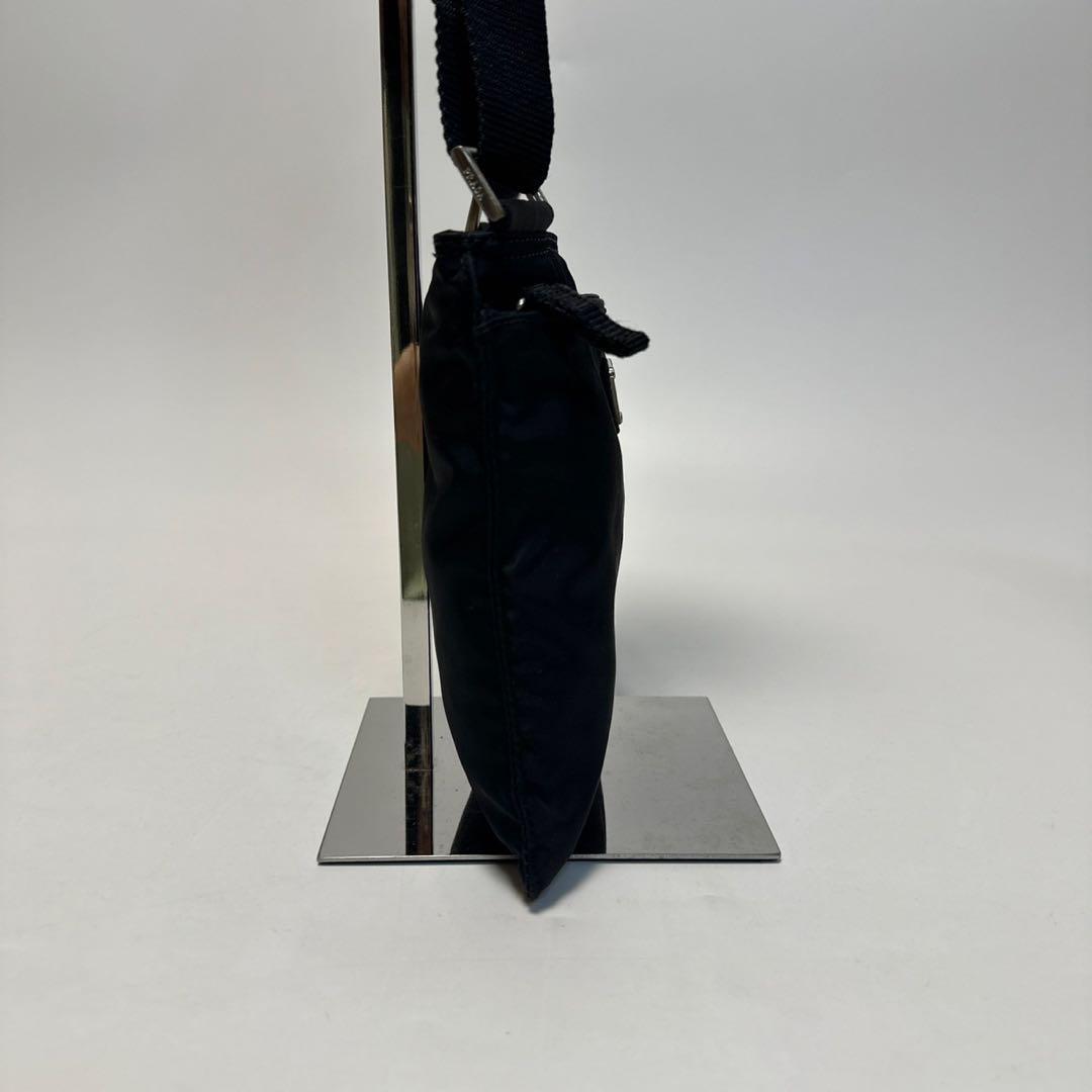 o29【極美品】プラダ PRADA 三角ロゴ ナイロン ブラック 黒 o29【極美品】プラダ PRADA 三角ロゴ ナイロン ブラック 黒