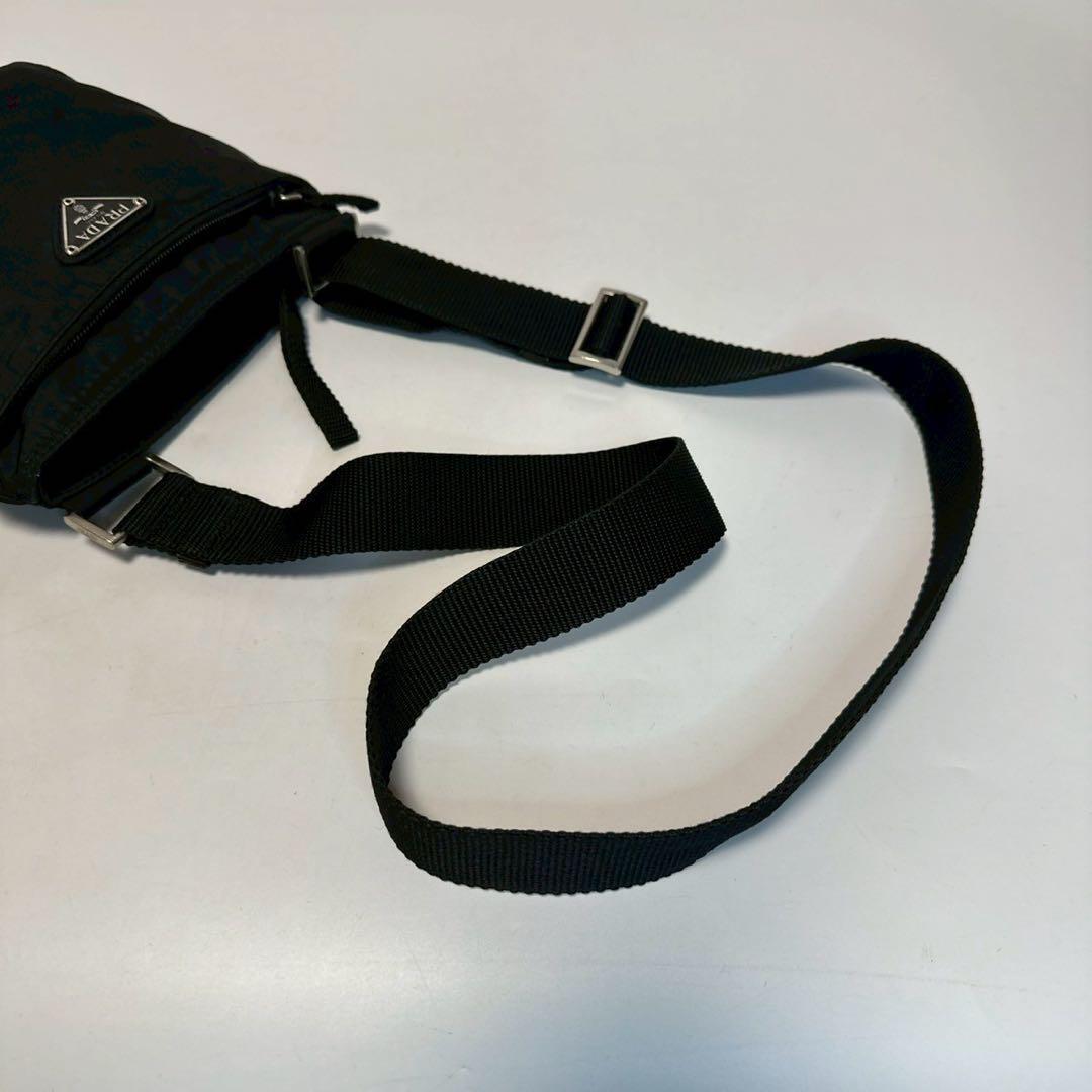 o29【極美品】プラダ PRADA 三角ロゴ ナイロン ブラック 黒 o29【極美品】プラダ PRADA 三角ロゴ ナイロン ブラック 黒