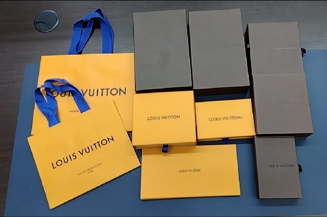 ブランド 空箱 ショッパー 保護袋 他付属品 LOUIS VUITTON ルイ ブランド 空箱 ショッパー 保護袋 他付属品 LOUIS VUITTON ルイ