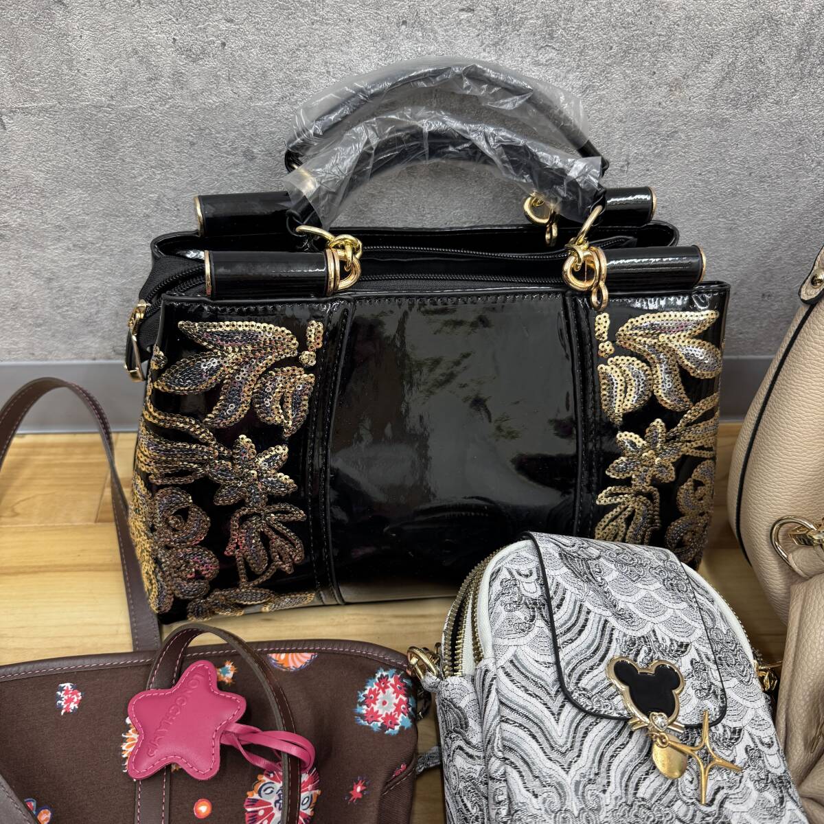 ＃5320～【未使用と美品多め】 バッグおまとめ 20點(diǎn) ポーチ ショルダ ダンドバッグ 財(cái)布 がま口 小物入れ 葬祭 フォーマル アジュアル
