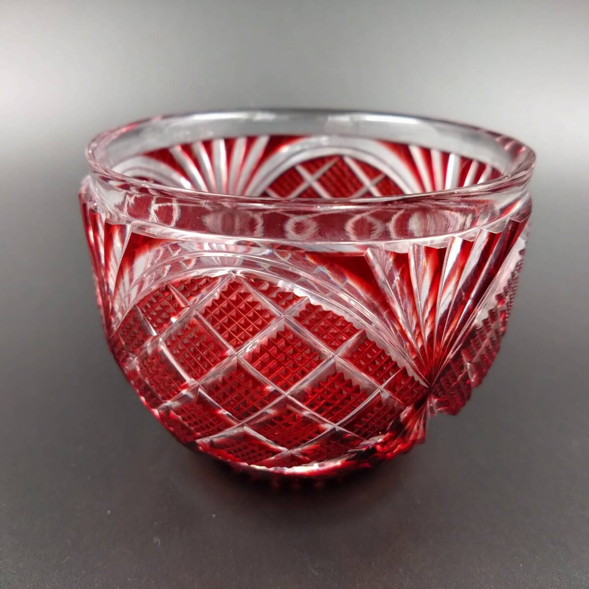 5761【未使用品】復元 島津 薩摩切子 小付鉢 色被せガラス 尚古 5761【未使用品】復元 島津 薩摩切子 小付鉢 色被せガラス 尚古