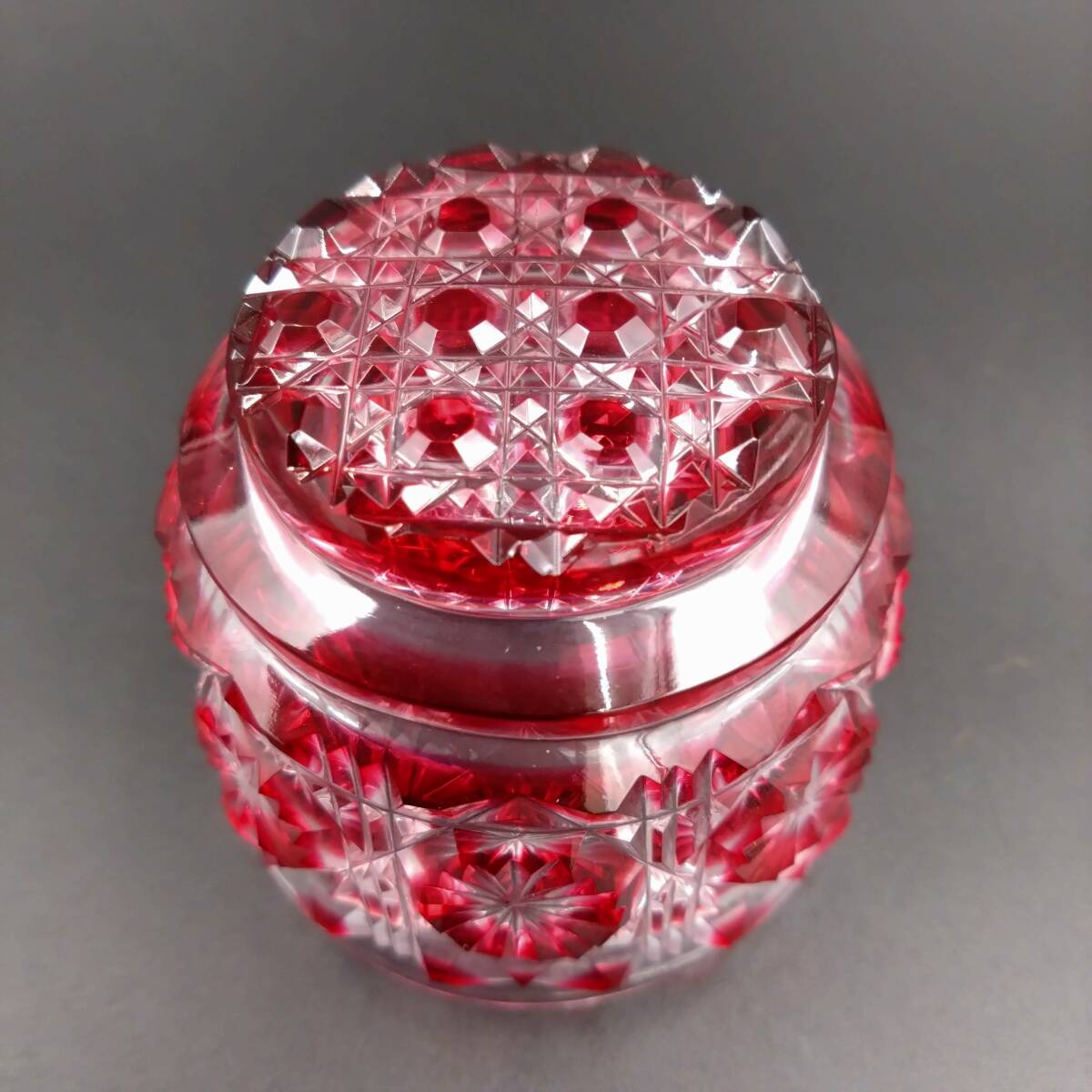 5762【未使用品】復元 島津 薩摩切子 猪口 色被せガラス 尚古 5762【未使用品】復元 島津 薩摩切子 猪口 色被せガラス 尚古