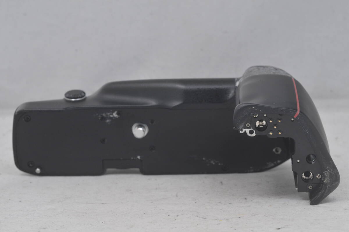 Nikon MB-21 Battery Pack Holder Grip ニコン バッテリー Nikon MB-21 Battery Pack Holder Grip ニコン バッテリー