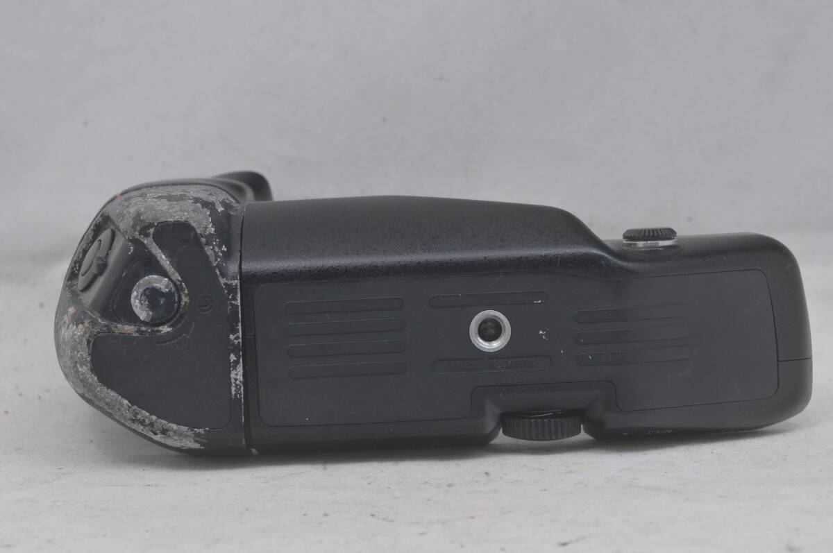Nikon MB-21 Battery Pack Holder Grip ニコン バッテリー Nikon MB-21 Battery Pack Holder Grip ニコン バッテリー