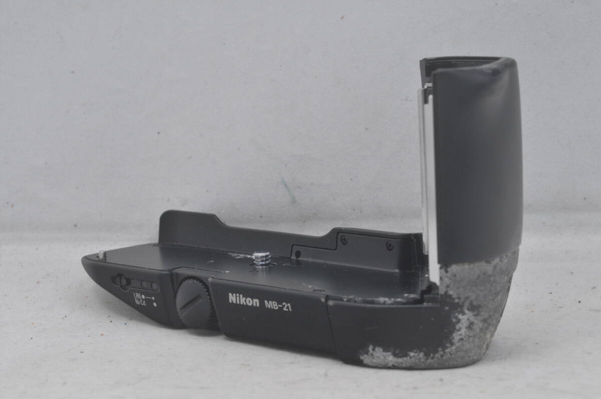 Nikon MB-21 Battery Pack Holder Grip ニコン バッテリー Nikon MB-21 Battery Pack Holder Grip ニコン バッテリー