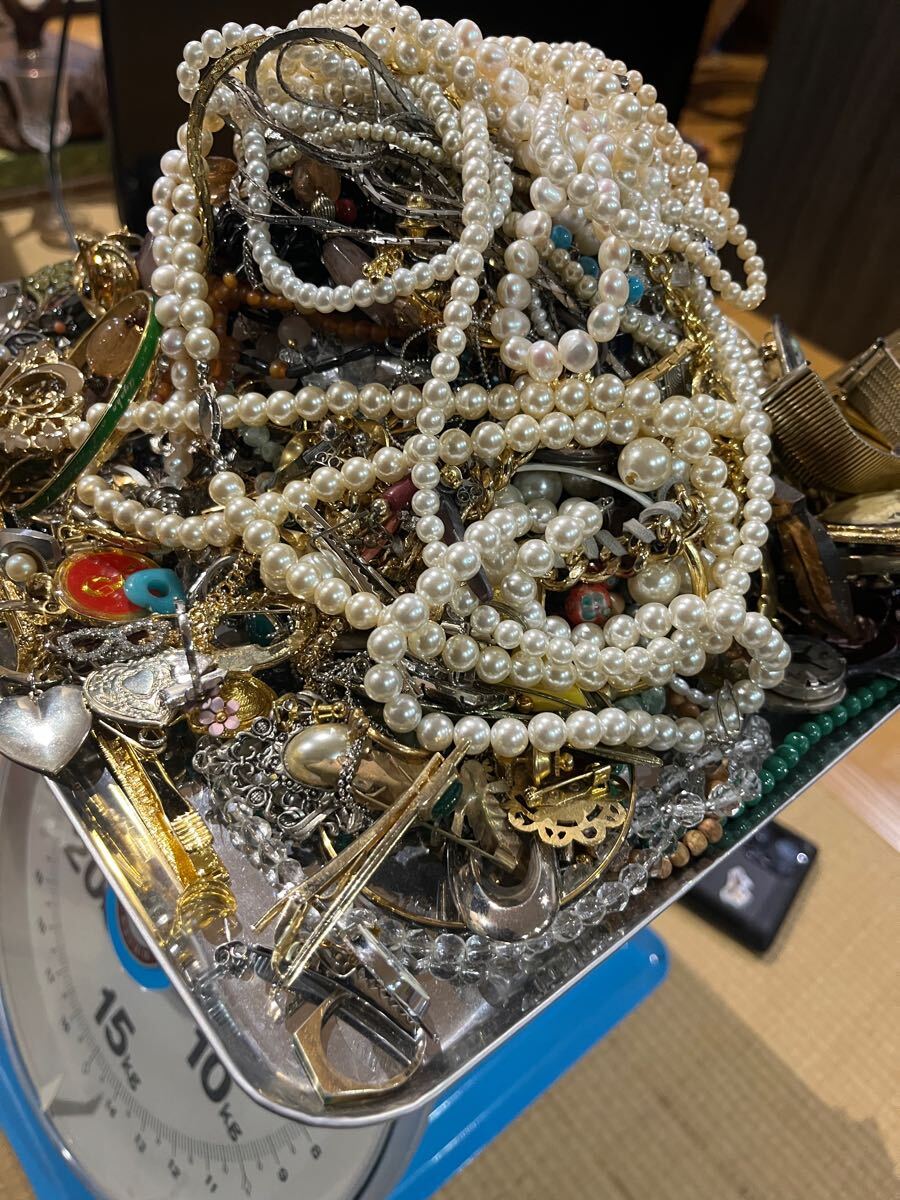 アクセサリー まとめ イミテーション まとめ売り 総重量約3.6kg アクセサリー まとめ イミテーション まとめ売り 総重量約3.6kg