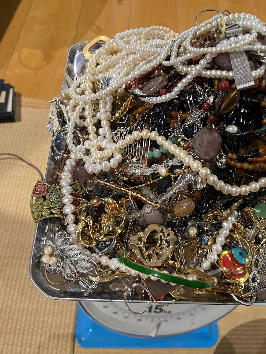 アクセサリー まとめ イミテーション まとめ売り 総重量約3.6kg アクセサリー まとめ イミテーション まとめ売り 総重量約3.6kg