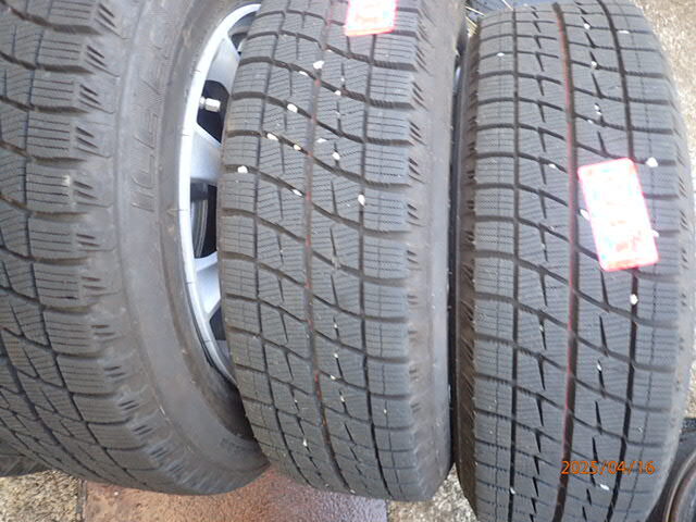 バリ溝 4本 エクシーダー 15x5.5J PCD100 +43 175/65R15 アイス バリ溝 4本 エクシーダー 15x5.5J PCD100 +43 175/65R15 アイス