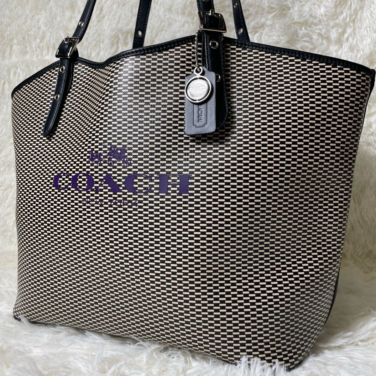 Yahoo!オークション - 【美品】 COACH コーチ トートバッグ Yahoo!オークション - 【美品】 COACH コーチ トートバッグ