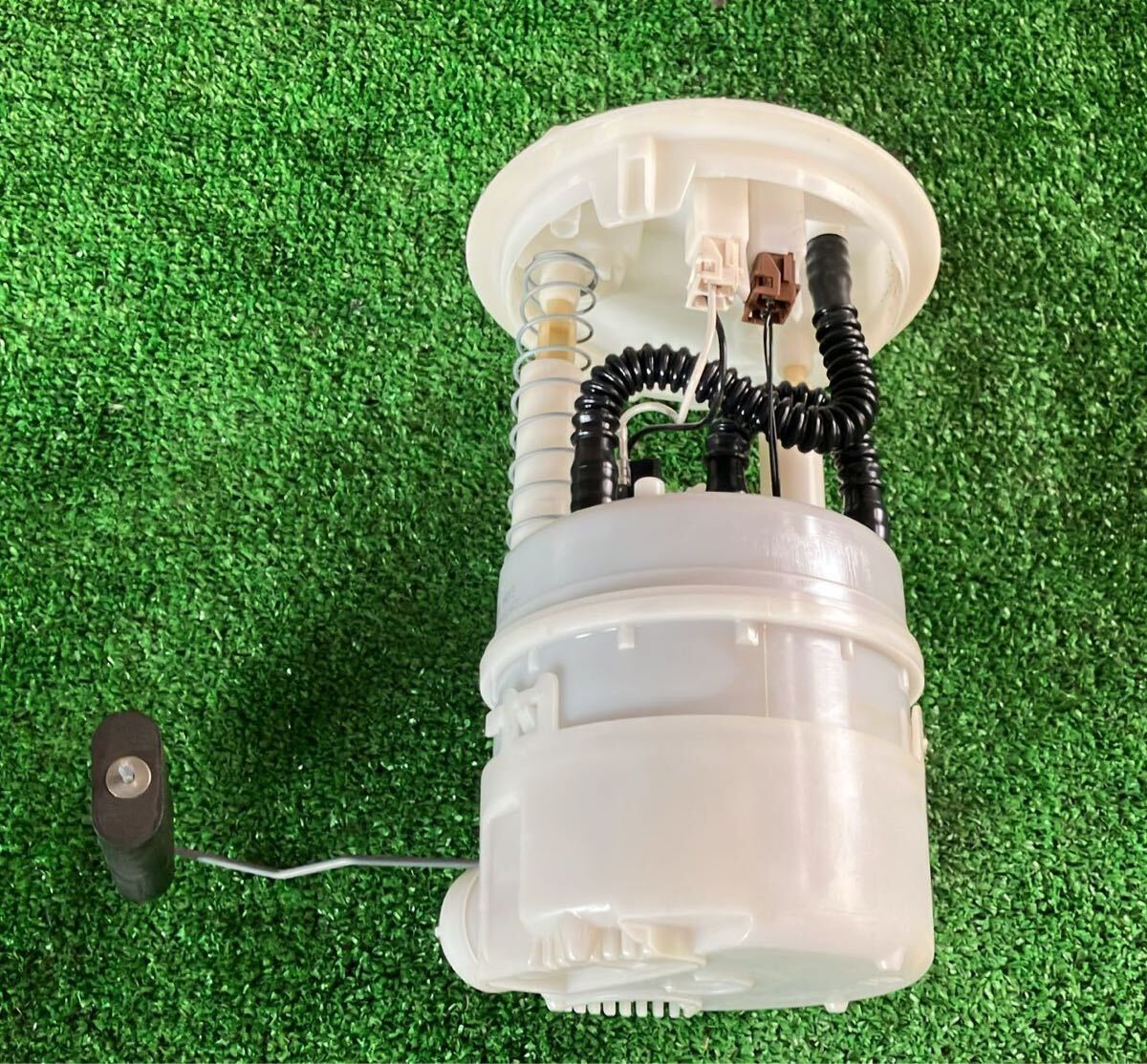 ルノールーテシア RH5F1 -2016年中古燃料ポンプC-3-100-2170番-