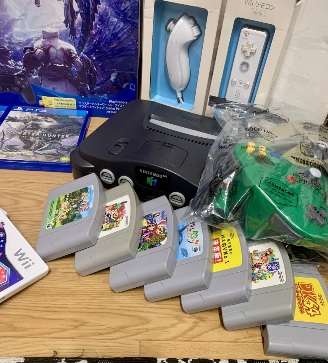 完動品【PS4×1 / Wii×2 / NINTENDO64×1 / ソフト16本】豪華 完動品【PS4×1 / Wii×2 / NINTENDO64×1 / ソフト16本】豪華