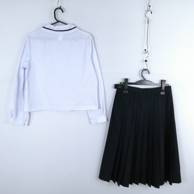1円 セーラー服 スカート 上下2点セット M 中間服 黒1本線 女子 1円 セーラー服 スカート 上下2点セット M 中間服 黒1本線 女子