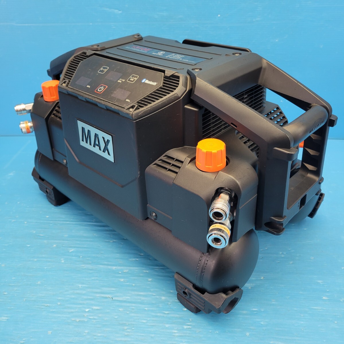 130 送料無料 MAX エアコンプレッサー AK-HH1310E 中古動作品 130 送料無料 MAX エアコンプレッサー AK-HH1310E 中古動作品