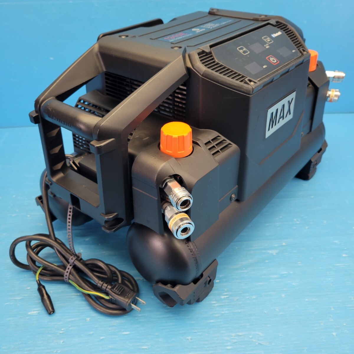 130 送料無料 MAX エアコンプレッサー AK-HH1310E 中古動作品 130 送料無料 MAX エアコンプレッサー AK-HH1310E 中古動作品