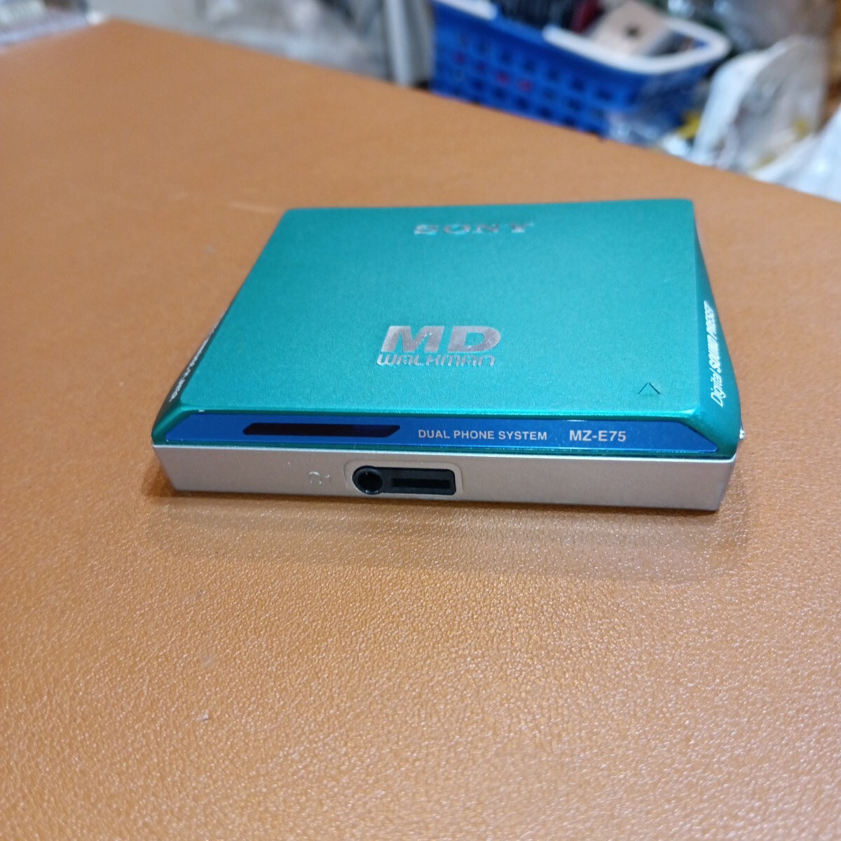 SONY ソニー WALKMAN MD ウォークマン MZ-E75 グリーン 緑 SONY ソニー WALKMAN MD ウォークマン MZ-E75 グリーン 緑