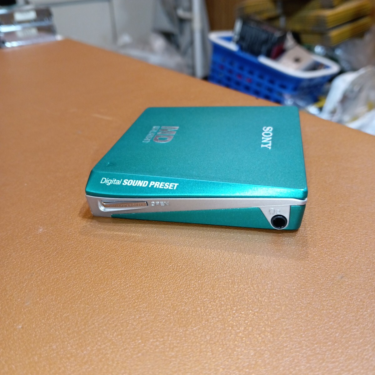 SONY ソニー WALKMAN MD ウォークマン MZ-E75 グリーン 緑 SONY ソニー WALKMAN MD ウォークマン MZ-E75 グリーン 緑