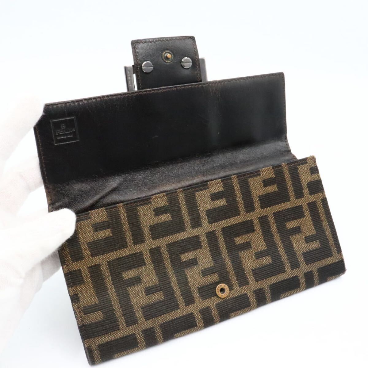 FENDI 美品 フェンディ ズッカ柄 キャンバス 長財布 ブラウン FENDI 美品 フェンディ ズッカ柄 キャンバス 長財布 ブラウン