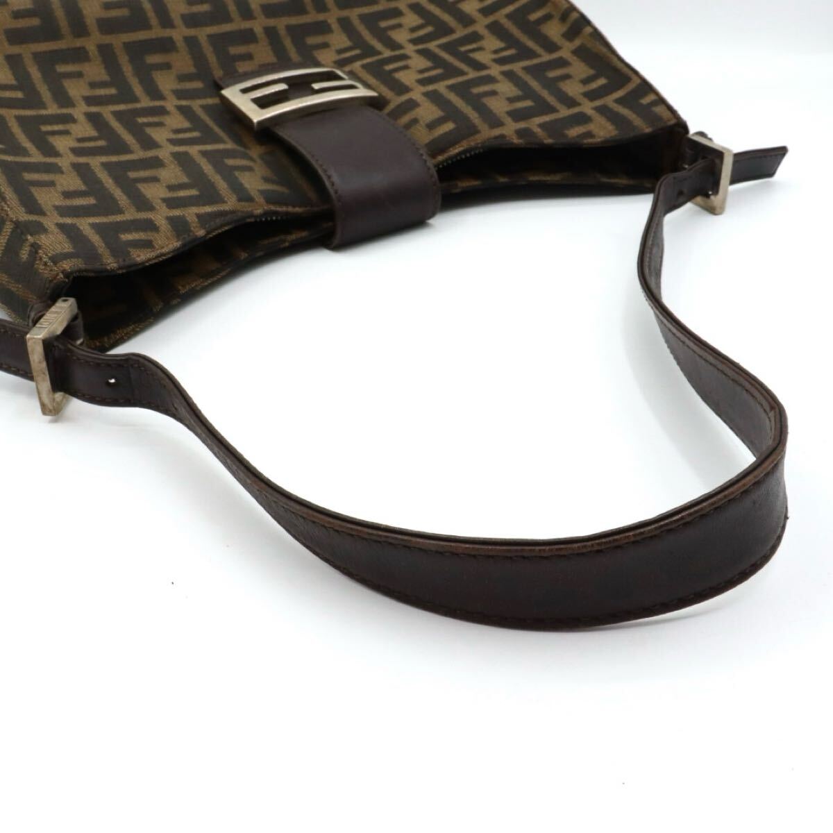 FENDI 美品 フェンディ ズッカ柄 キャンバス レザー FENDI 美品 フェンディ ズッカ柄 キャンバス レザー