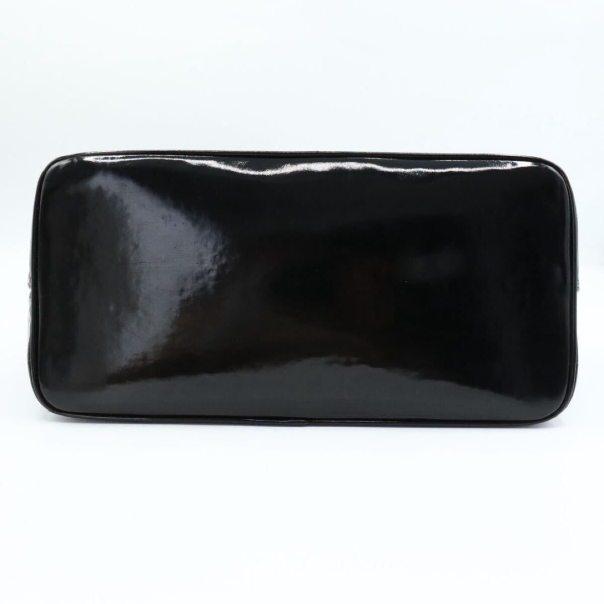 CHANEL 美品 シャネル エナメル 復刻トートバッグ ブラック CHANEL 美品 シャネル エナメル 復刻トートバッグ ブラック