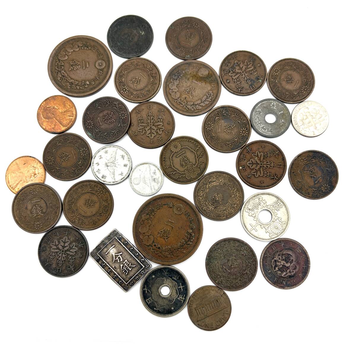 AY2029□古銭 古紙幣 まとめ 総重量 約560g 外貨 コイン 硬貨 AY2029□古銭 古紙幣 まとめ 総重量 約560g 外貨 コイン 硬貨