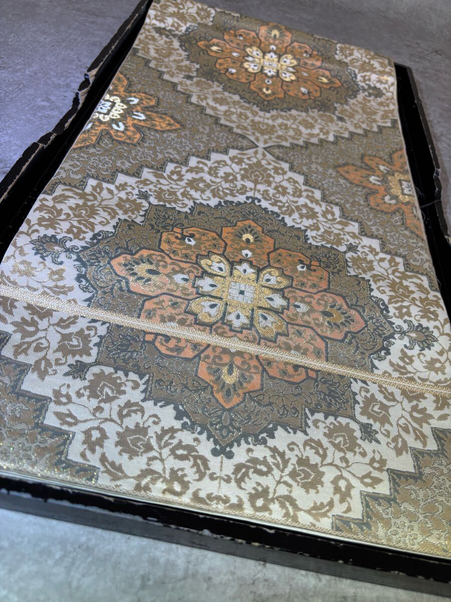 袋帯 正絹 本袋純金箔24K 華文 花 草葉 六通柄 クリーム色 着物 袋帯 正絹 本袋純金箔24K 華文 花 草葉 六通柄 クリーム色 着物