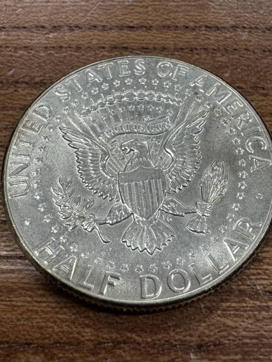 2枚セット 希少 1964年 ケネディ 50セント銀貨 1/2ドル銀貨 2枚セット 希少 1964年 ケネディ 50セント銀貨 1/2ドル銀貨
